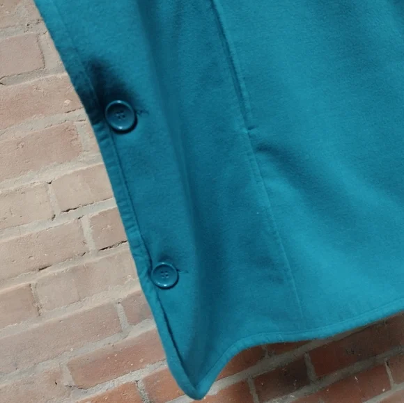 Queen Collection | PLUS Trendy Teal Cape 3X - Picture 3 of 8